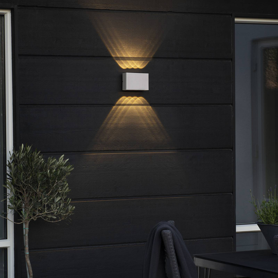 LED-utomhusvägglampa Chieri, 8 lampor, vit