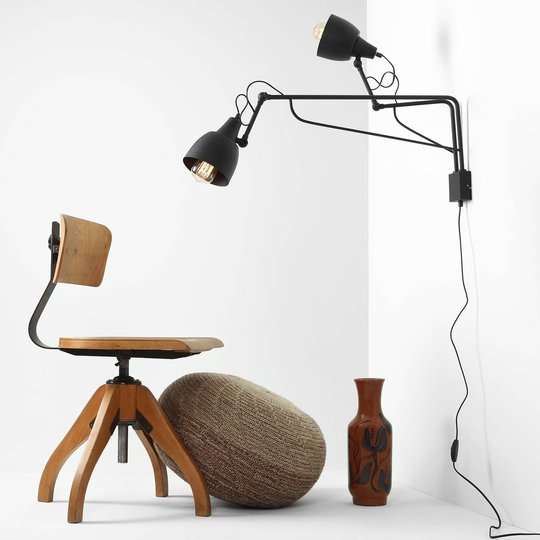 Vägglampa 1002 med stickpropp, 2 lampor, svart