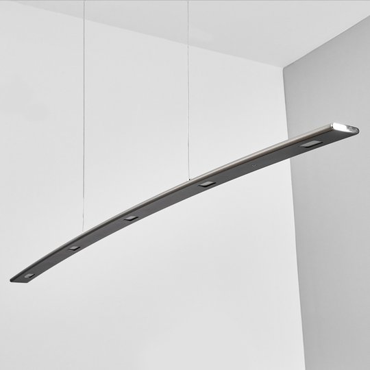 Gina - böjd taklampa med dimmbara LED:er