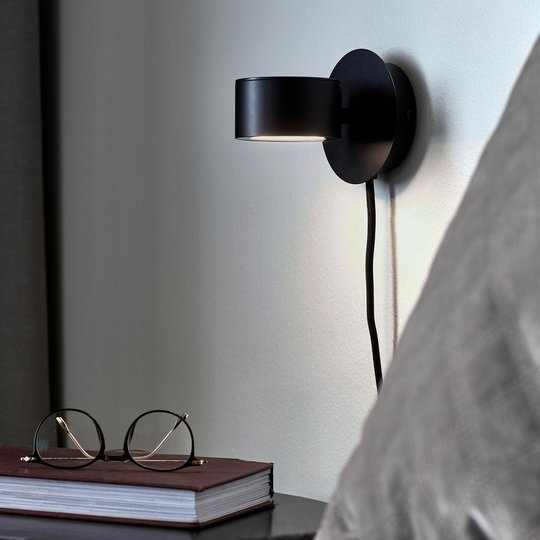 LED-vägglampa Clyde med kontakt och dimmer