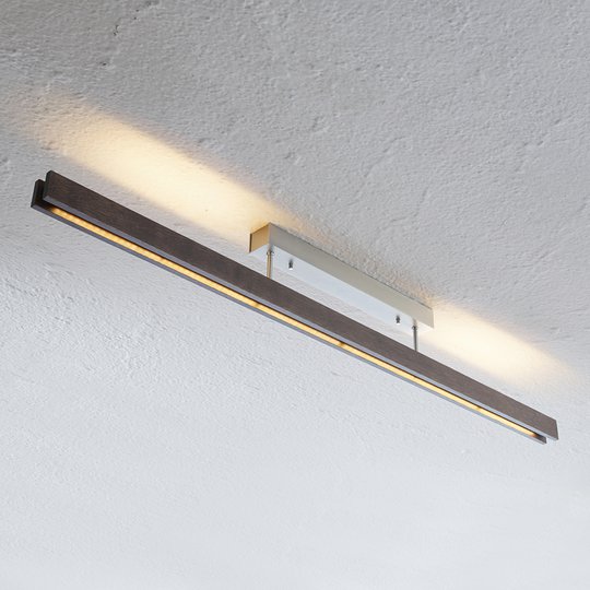 Trä-LED-taklampa Alin, kolonial ek, 138 cm