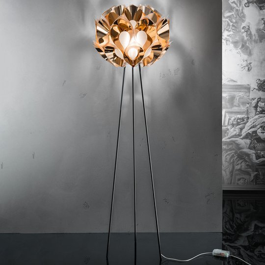 Flora - designer-golvlampa i koppar