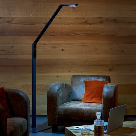 Luctra Floor Linear LED-golvlampa svart