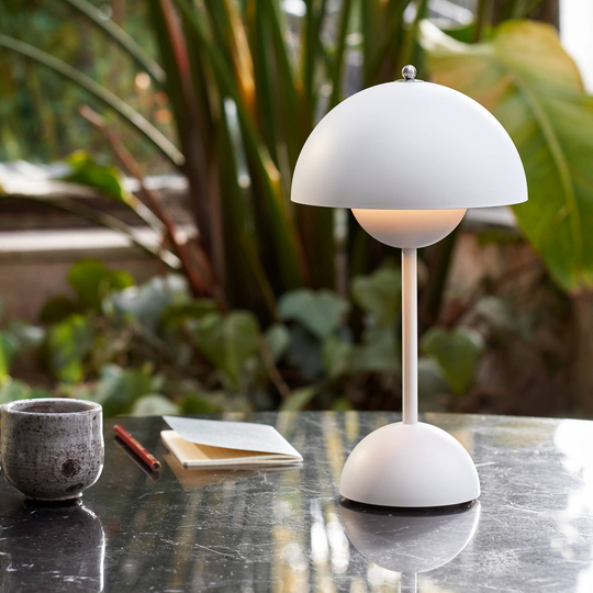 &Tradition Flowerpot VP9 bordslampa, vit