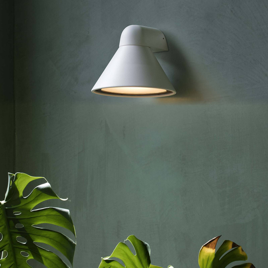 Utomhusvägglampa Pals, IP65 vit matt