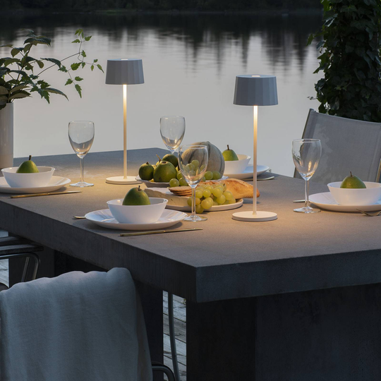 LED-bordslampa Positano för utomhusbruk, vit