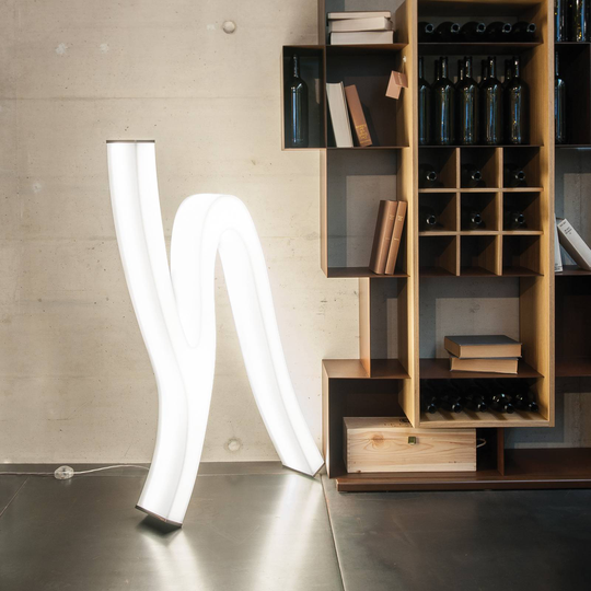 Molto Luce Lash Object LED-golvlampa vit krom