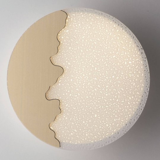 LED-vägglampa Chic, rund, guld/relief, Ø 40 cm