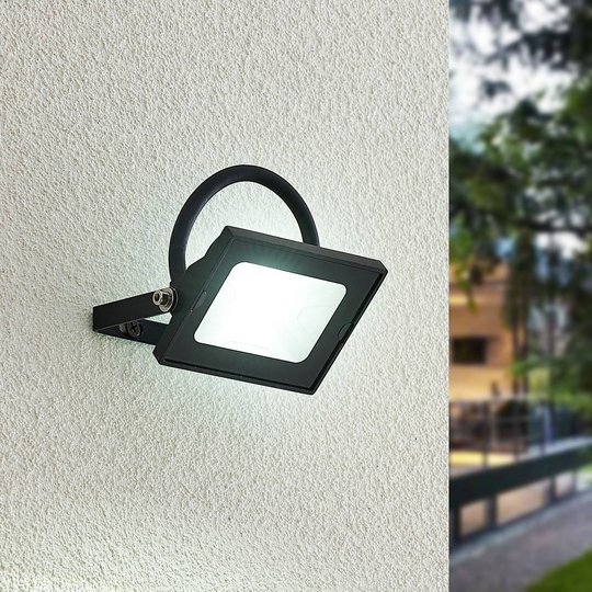 Lindby Aine LED-utomhusspot svart 7,4 cm