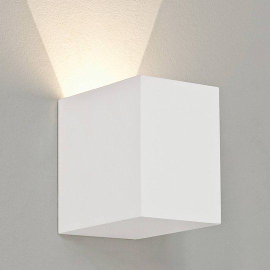 Astro Parma 100 LED-vägglampa av gips, 2 700 K