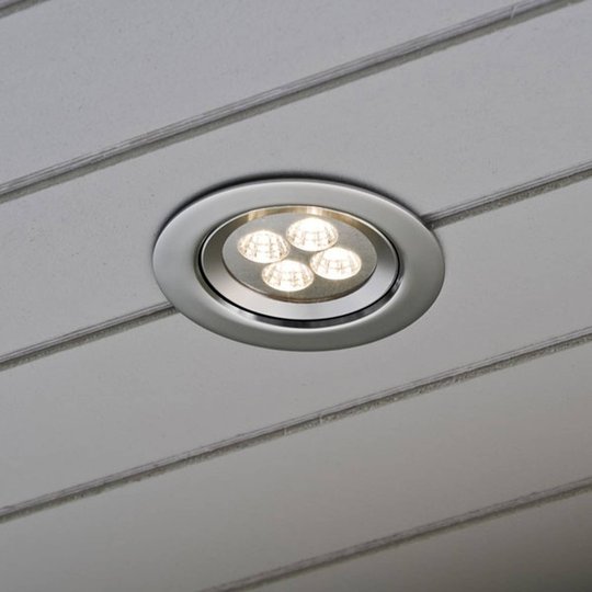 Infälld spot med power-LED