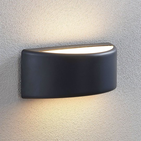 LED-utomhusvägglampa Alaiza, IP65, halvrund