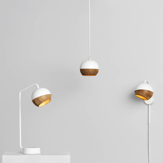 Mater Ray bordslampa, vit/ek