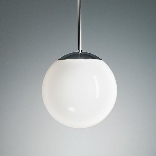 Förkromad pendellampa med opalkulor 20 cm