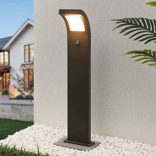 Arcchio Advik LED-gånglampa, 100 cm, med sensor