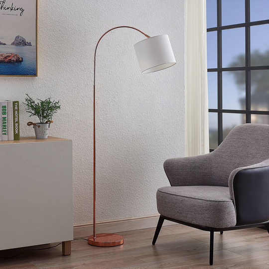 Lindby Keriba golvlampa, koppar/vitt