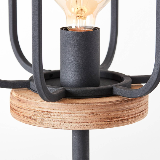 Golvlampa Tosh med trädetalj