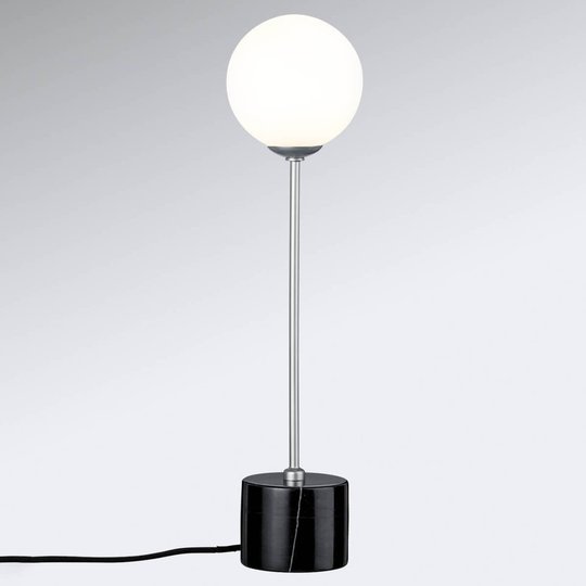 Bordslampa Moa i elegant design