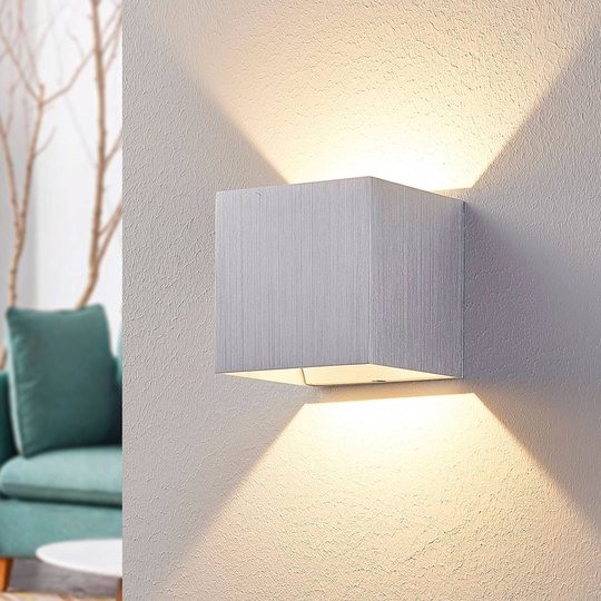 Aluminium-LED vägglampa Esma, kantig