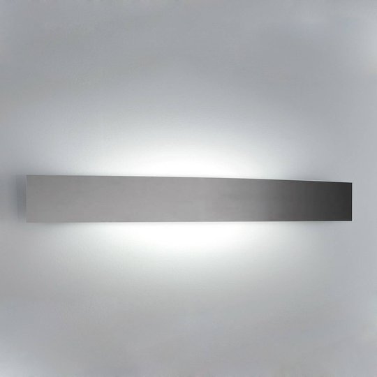 Formskön vägglampa RIGA, 56 cm nickel