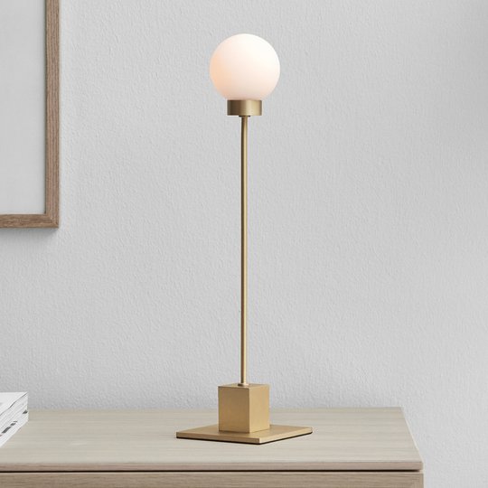 Northern Snowball bordslampa, mässing