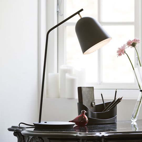 LE KLINT Caché - designerbordslampa i svart