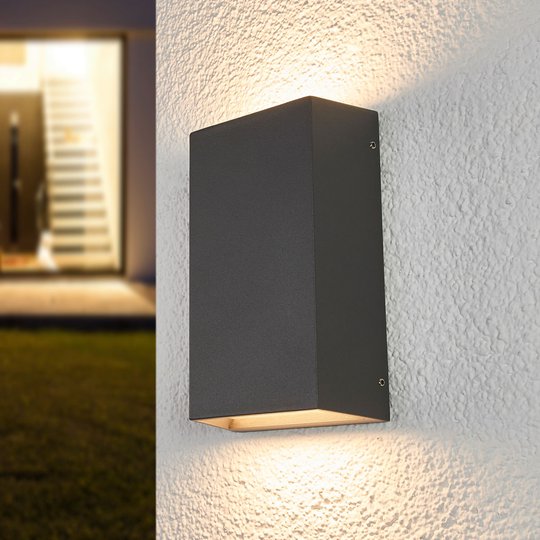 Kantig LED-utomhusvägglampa Selma