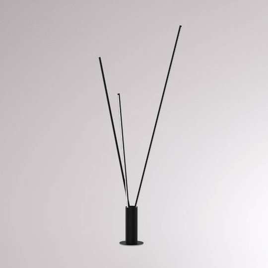 LOUM Trepole LED-golvlampa svart