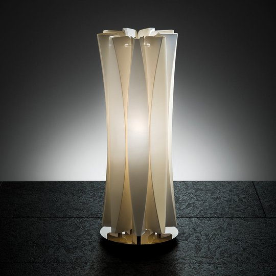 Smakfull bordslampa BACH, höjd 42 cm, guld