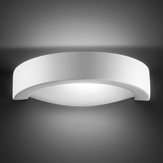 Elegant vägglampa Casablanda i halvrund form