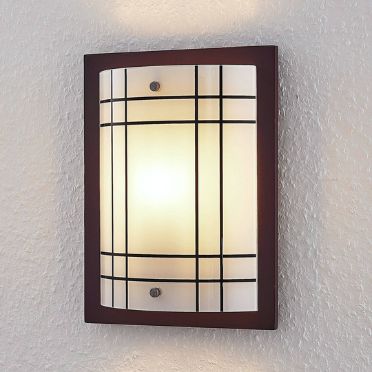 Vägglampa Thees i trä, med rutigt glas