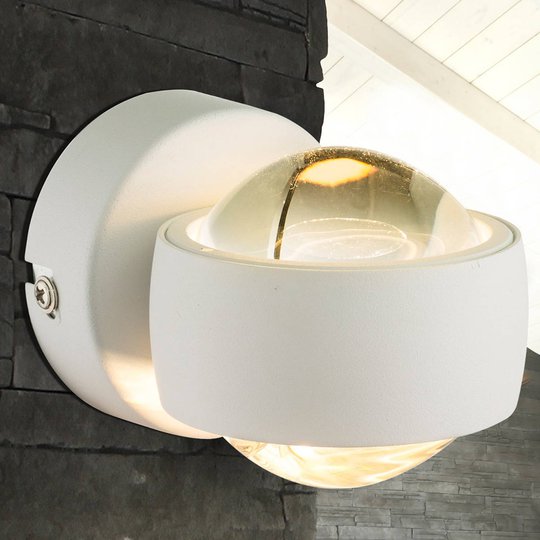 Liten, vit LED-vägglampa Randi