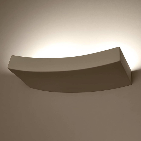 Vägglampa Lino av keramik, böjd form