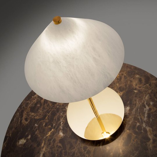 LED-bordslampa Fuji, skärm av alabaster