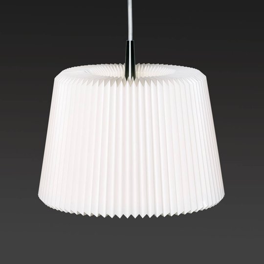 LE KLINT Snowdrop M - pendellampa av papper