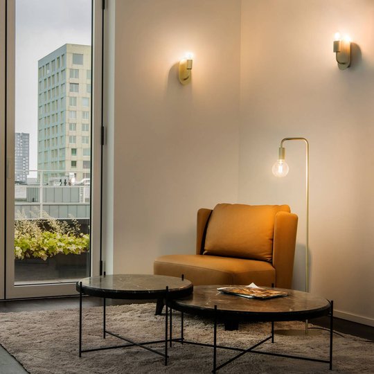 SLV Fitu golvlampa av metall, guld