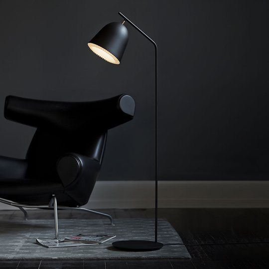LE KLINT Caché - designergolvlampa, svart