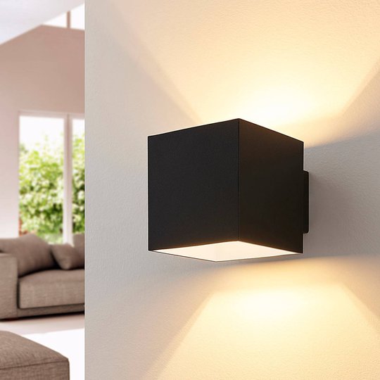 Svart LED-vägglampa Rocco, tärningsformad
