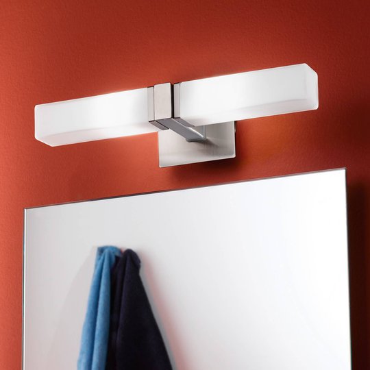Modern vägglampa Palermo för badrum