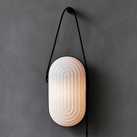 LE KLINT Arc - designervägglampa, handtillverkad