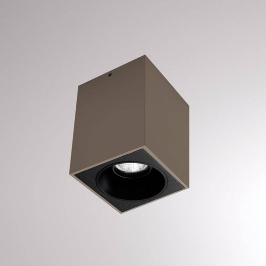 LOUM Atus Square LED-taklampa 1 lampa terra