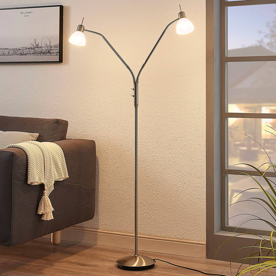 LED golvlampa Gwendolin med två ljuskällor