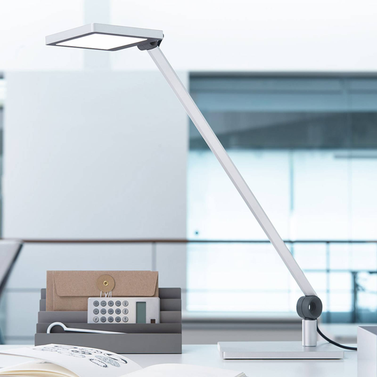 LED-bordslampa PARA.MI MFTL108R kantig silver 940