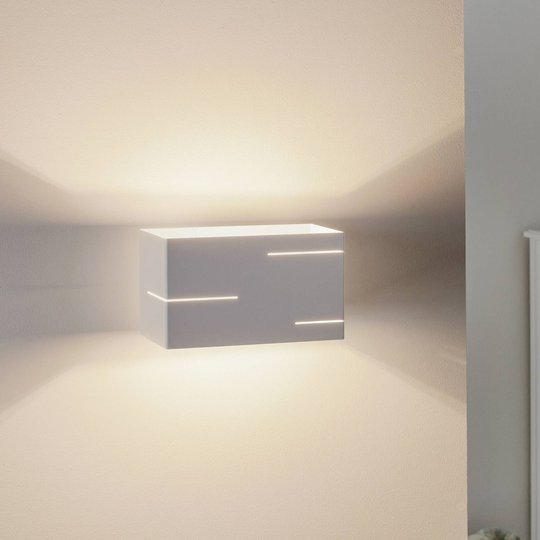Vägglampa Lase av vitlackerat stål