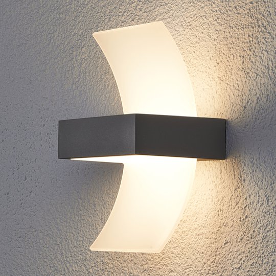 Böjd LED-utomhusvägglampa Skadi