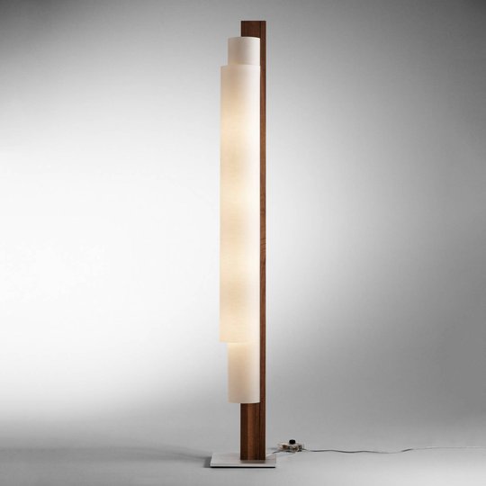 LED-golvlampa Stele nötträ
