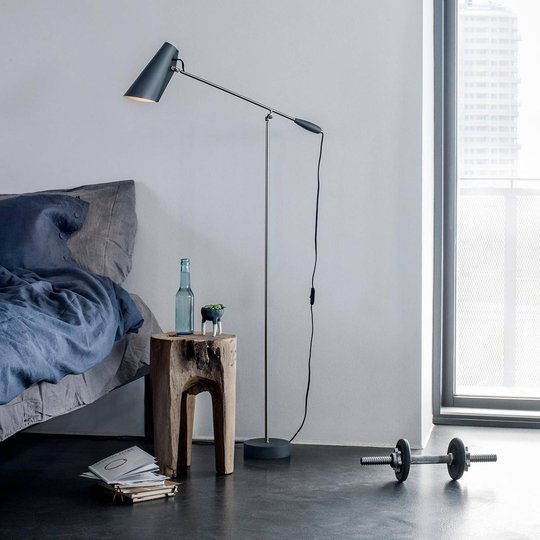 Northern Birdy – grå retro-golvlampa