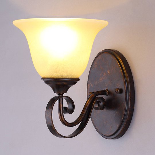 Vägglampa Svera i lantlig stil
