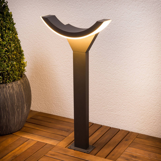 Stilfull LED-gatlykta Half