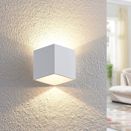 Arcchio Alima LED-vägglampa, dimbar, IP44, vit